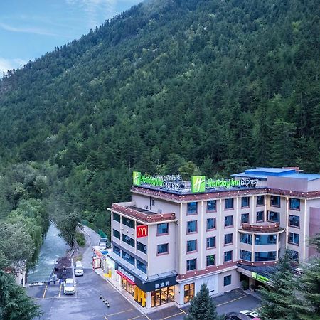 Holiday Inn Express Jiuzhaigou,Only 600 Meters To Jiuzhaigou Park By Ihg Exterior foto